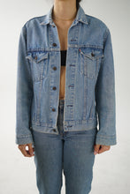 Load image into Gallery viewer, Levis jeans jacket type III 70s-80s
