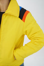 Load image into Gallery viewer, Manteau de ski vintage 70s Scandia Trading Co jaune unisex taille XS-S
