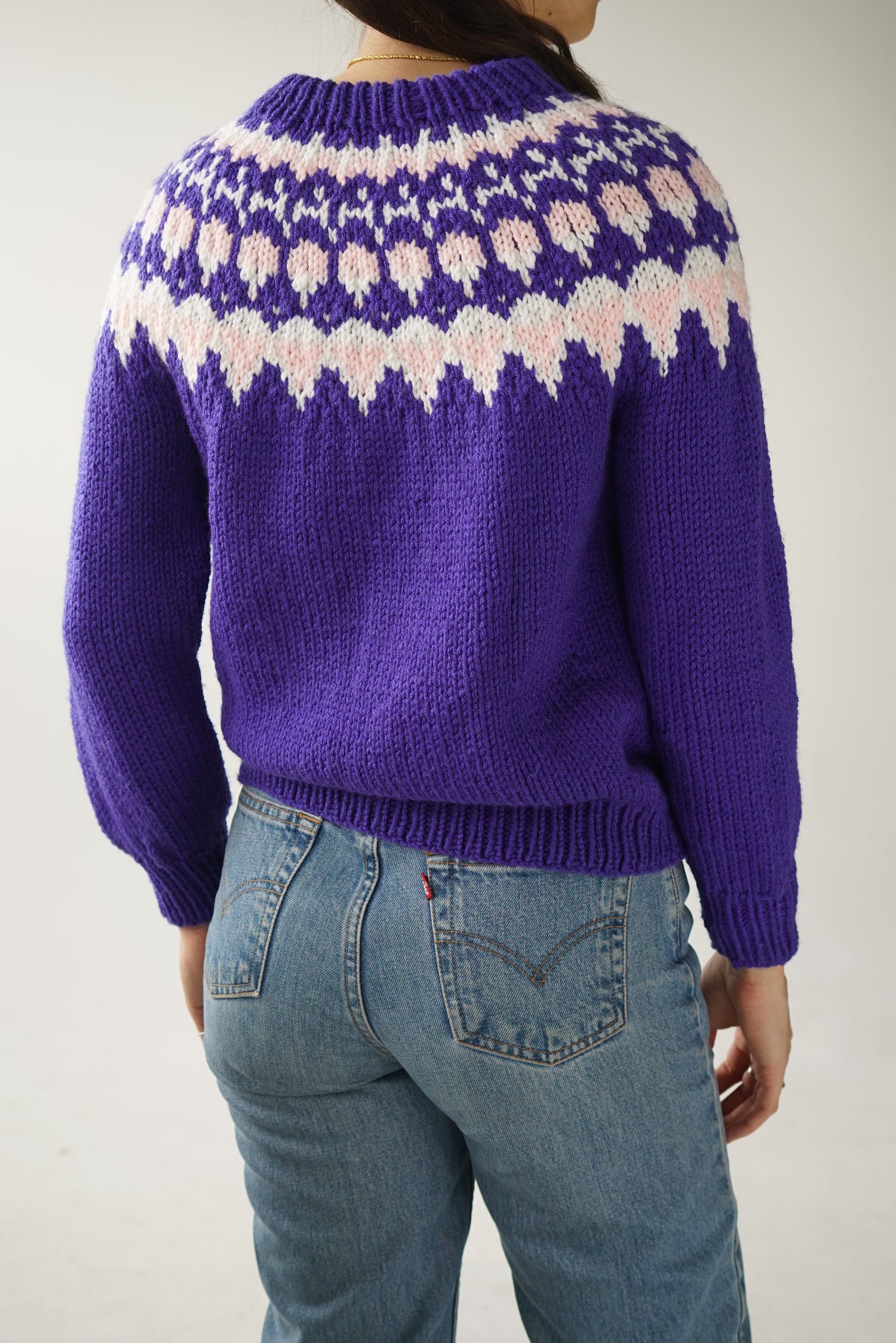 Tricot mauve fait à la main très propre