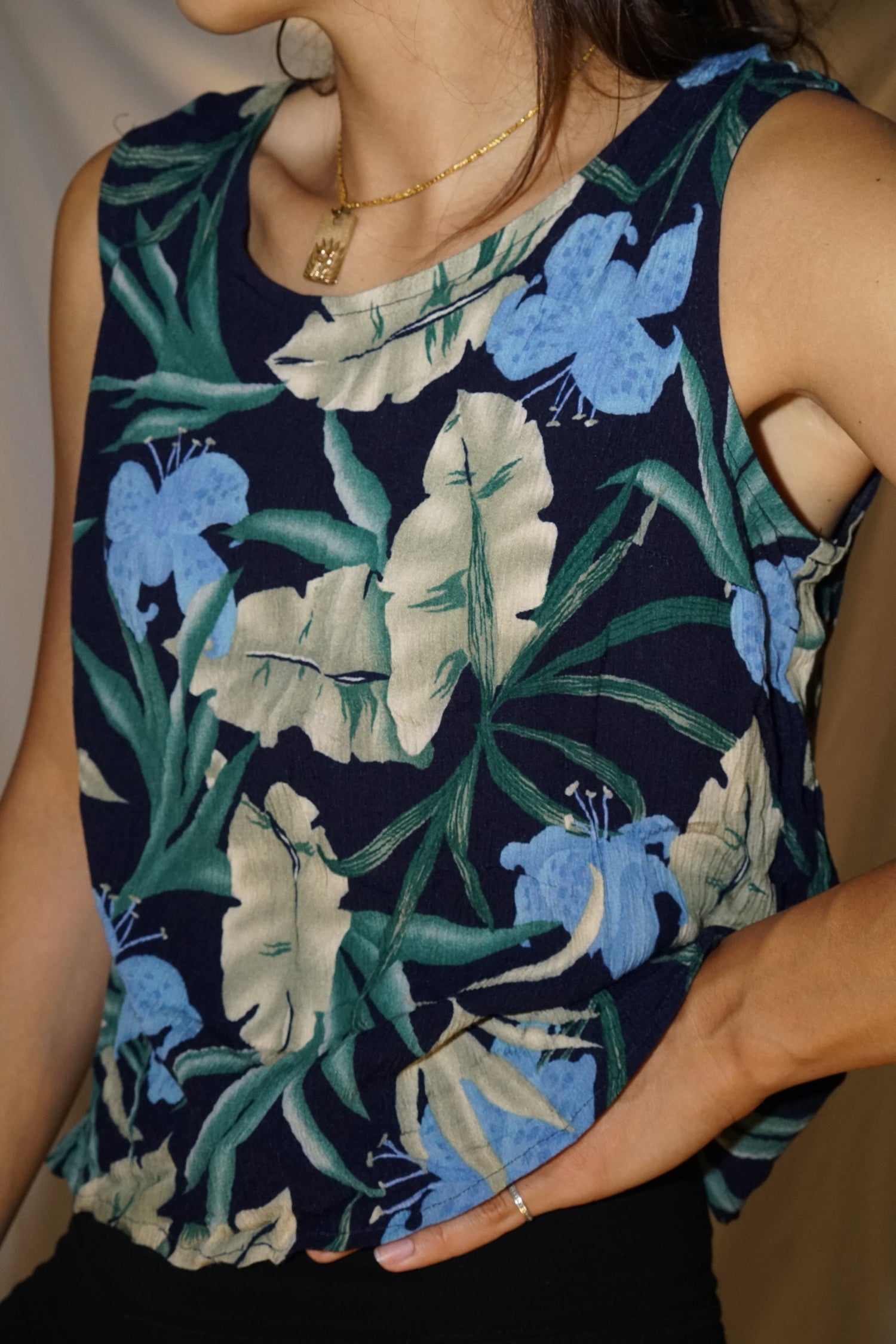 Camisole style hawaïen bleu marin taille M-L