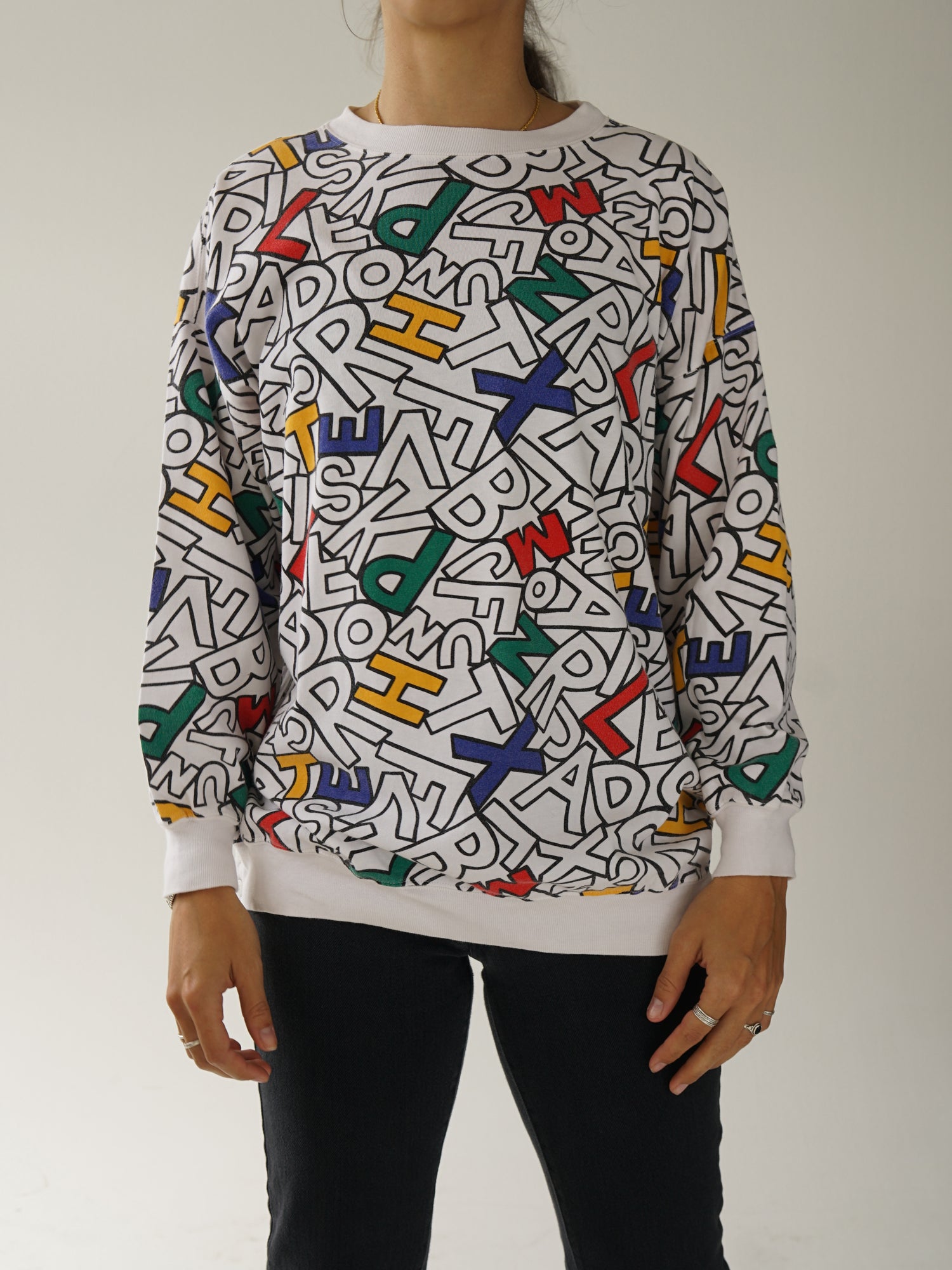 Crewneck multicolored letters