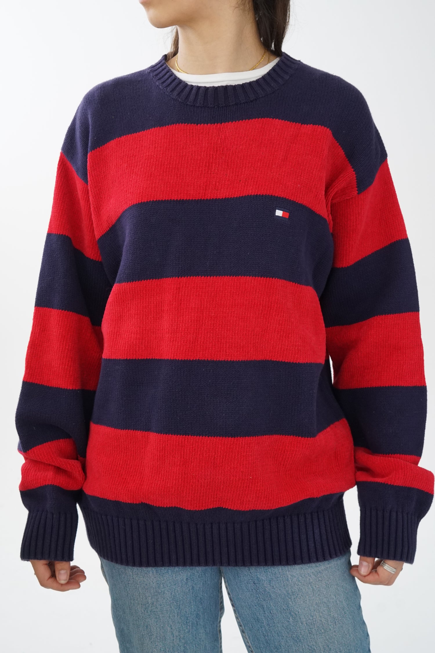 Chandail crewneck vintage Tommy Hilfiger ligné rouge et bleu pour homme taille L