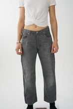 Load image into Gallery viewer, Jeans Armani Jeans light wash gris unisex taille 31
