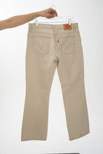Charger l&#39;image dans la galerie, Jeans Levis 550 relaxed boot cut beige pour femme taille 12M
