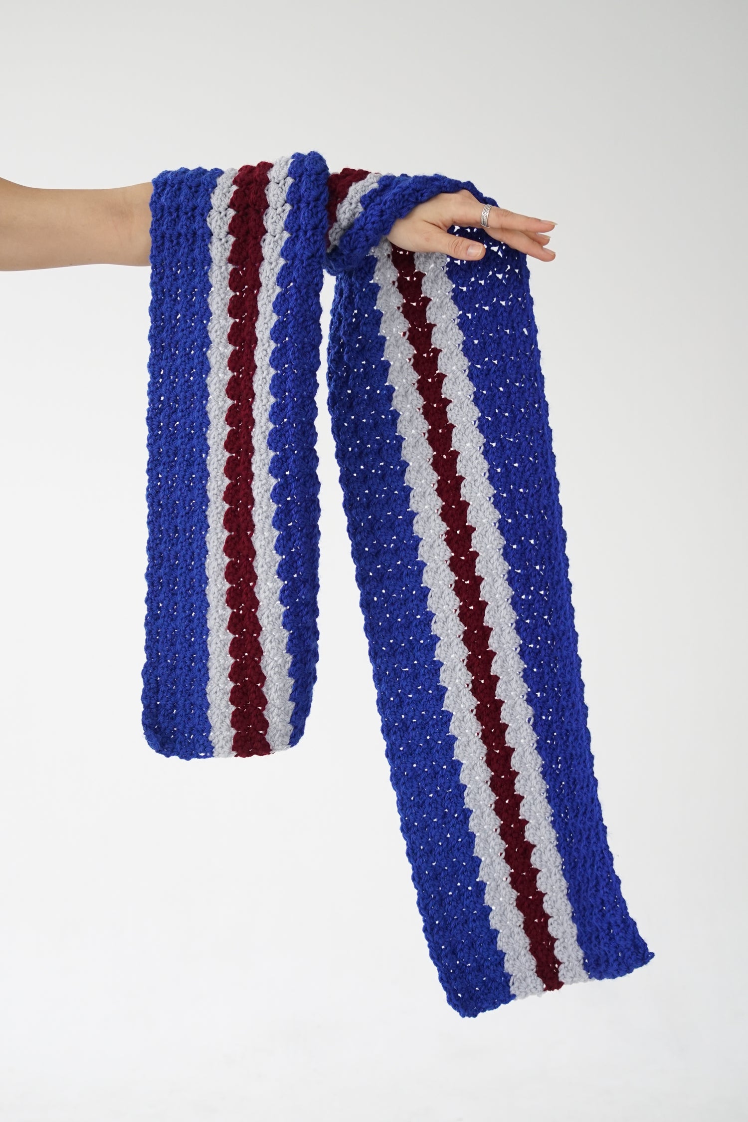 Super beau foulard large en tricot bleu