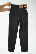 Charger l&#39;image dans la galerie, Levis 512. Le parfait mom jeans vintage. Taille 24-25 (voir description)
