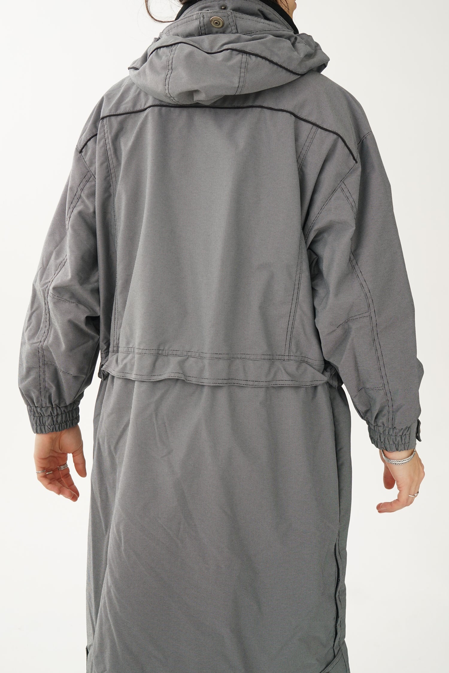 Insane vintage two piece Avalanche ski suit, silver long jacket snow suit size M
