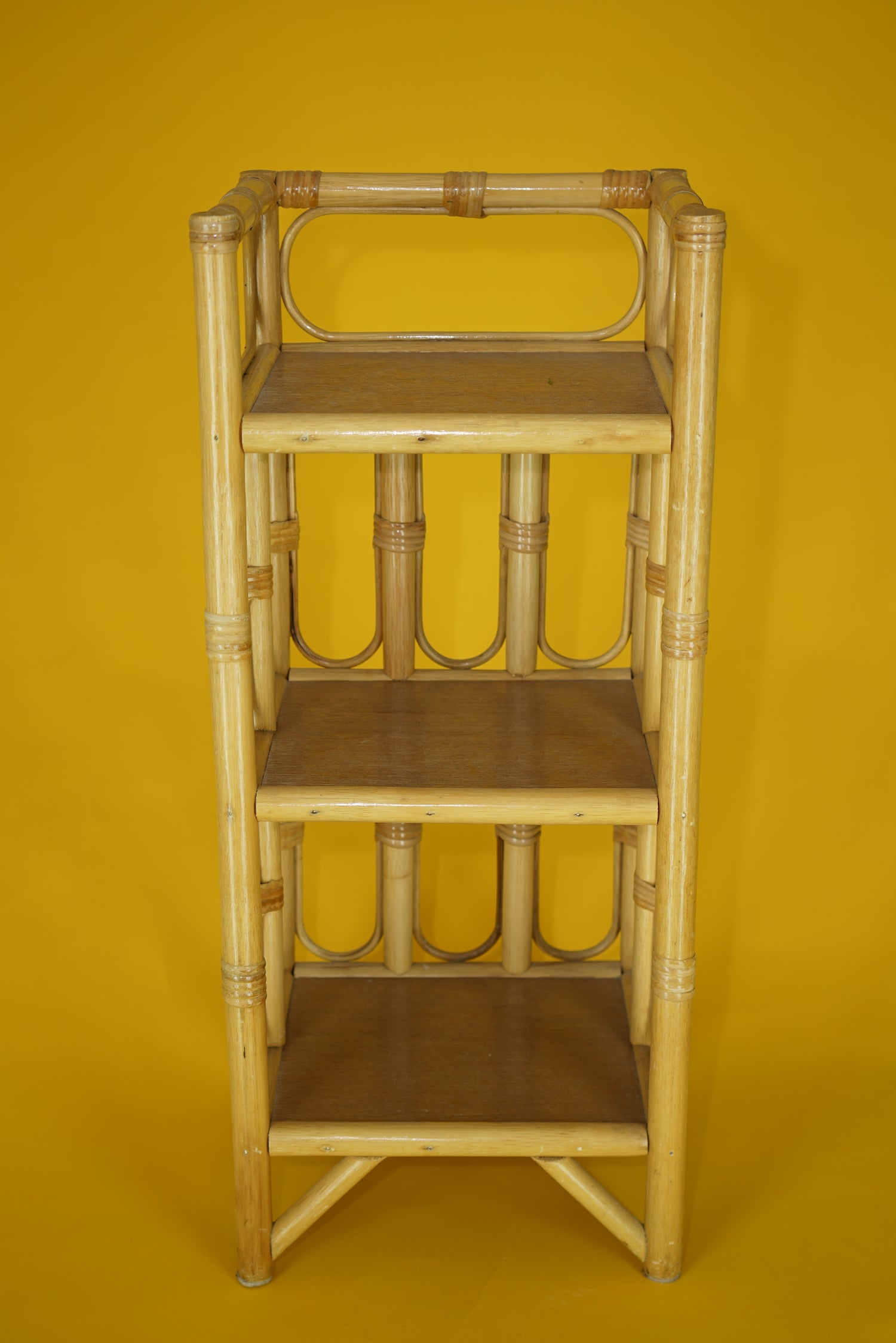 Petite étagère en bambou