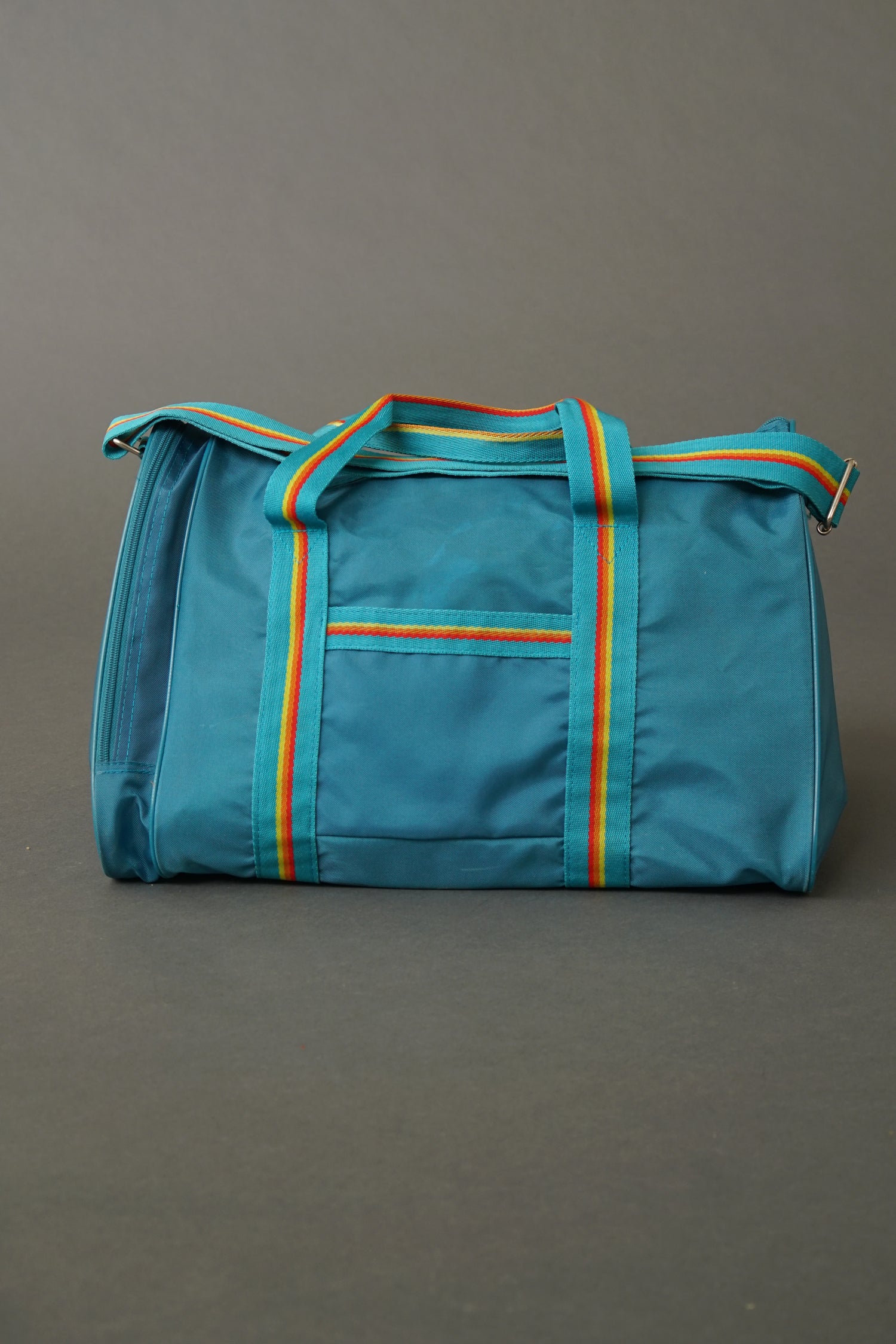 Triangle vintage sport bag