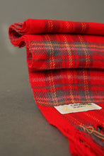 Load image into Gallery viewer, Cashmere tartan scarf
