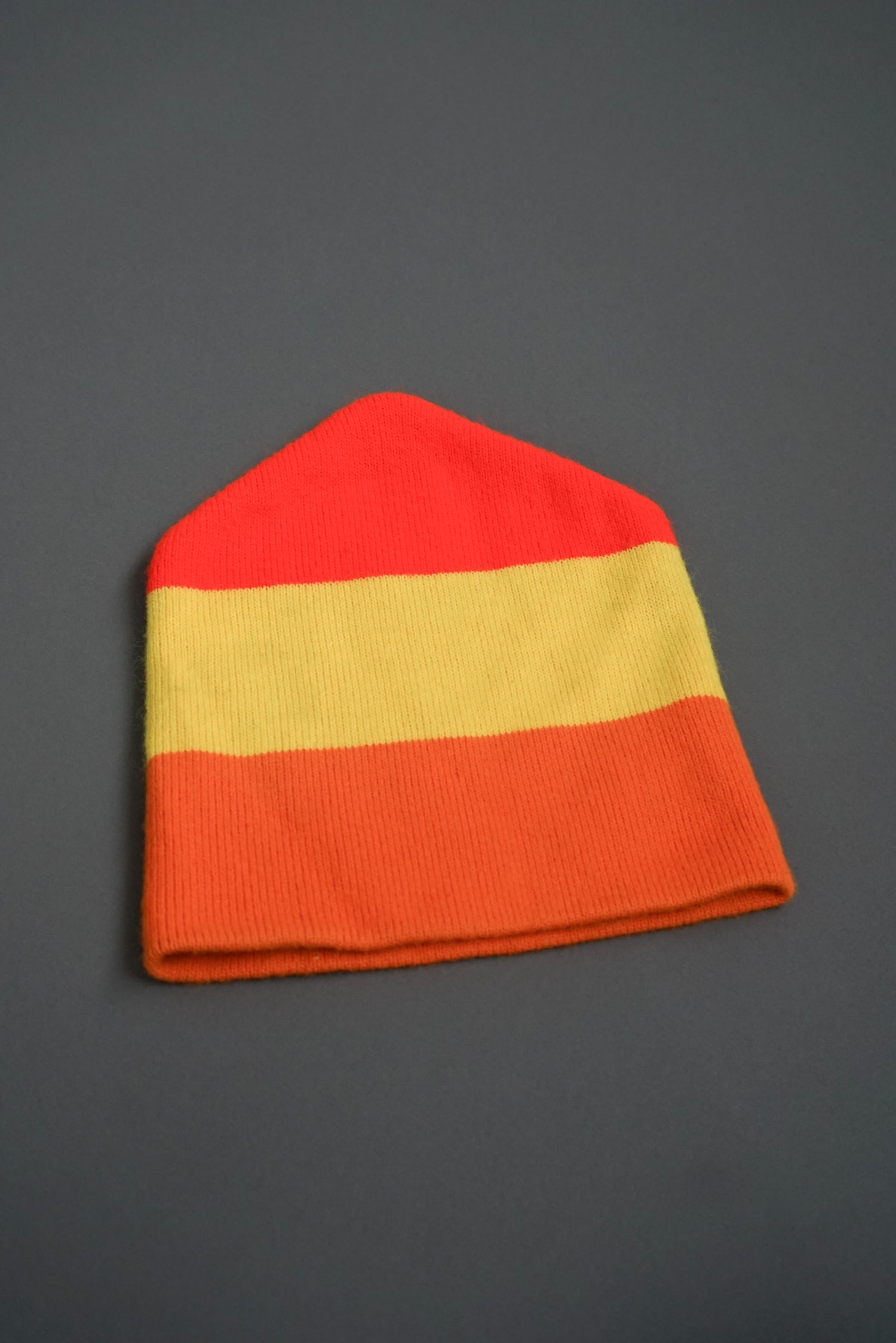 Vintage beanie orange and yellow