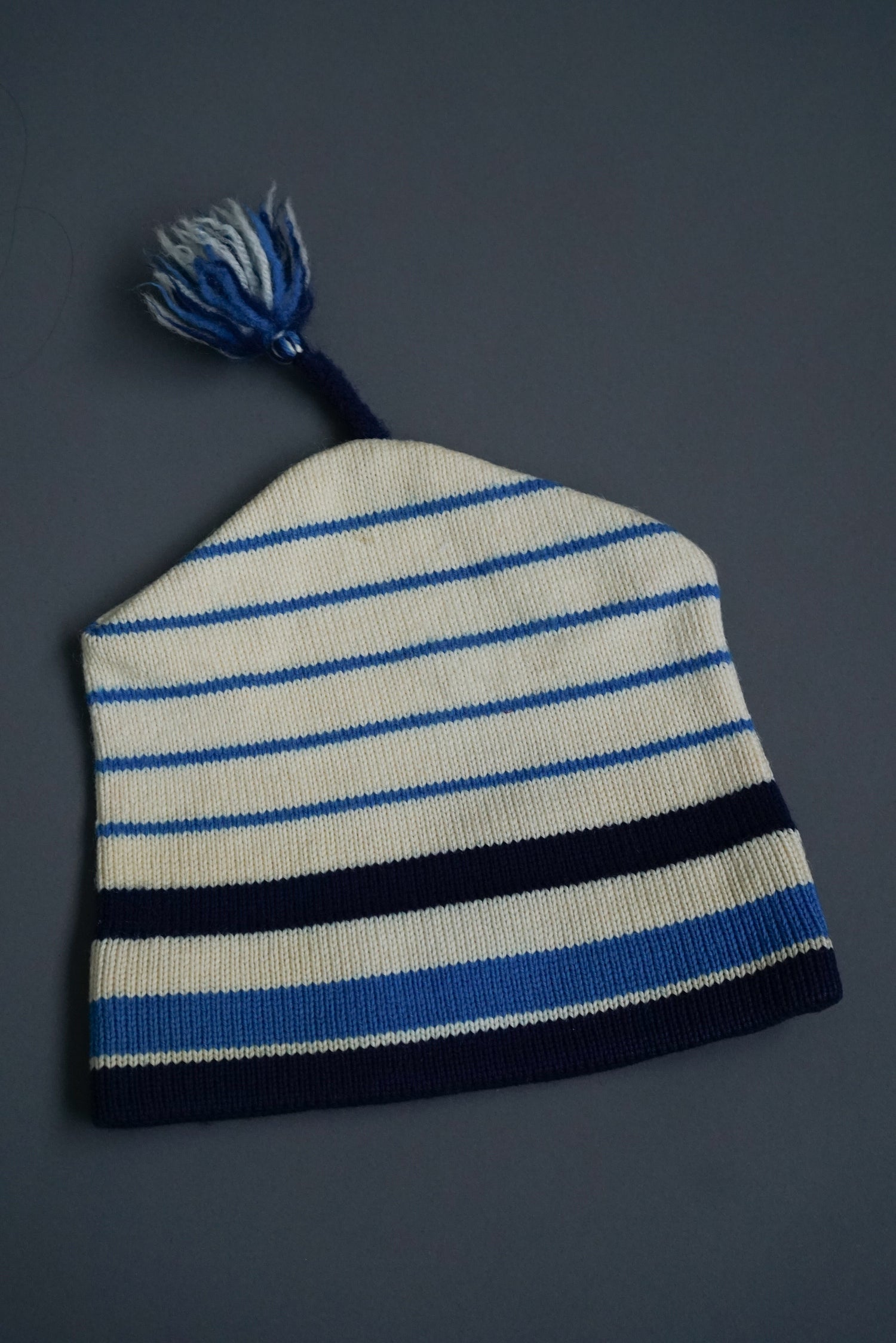 White and blue vintage beanie