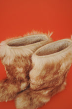 Charger l&#39;image dans la galerie, Les bottes d&#39;après-ski originales Nevea &#39;&#39;St. Moritz&#39;&#39;. Bottes vintage 70s en fourrure de mouton faites en Italie taille 35-36 EU
