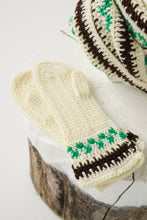 Charger l&#39;image dans la galerie, Trop cute ensemble en tricot vintage: tuque, foulard et gants off white neuf
