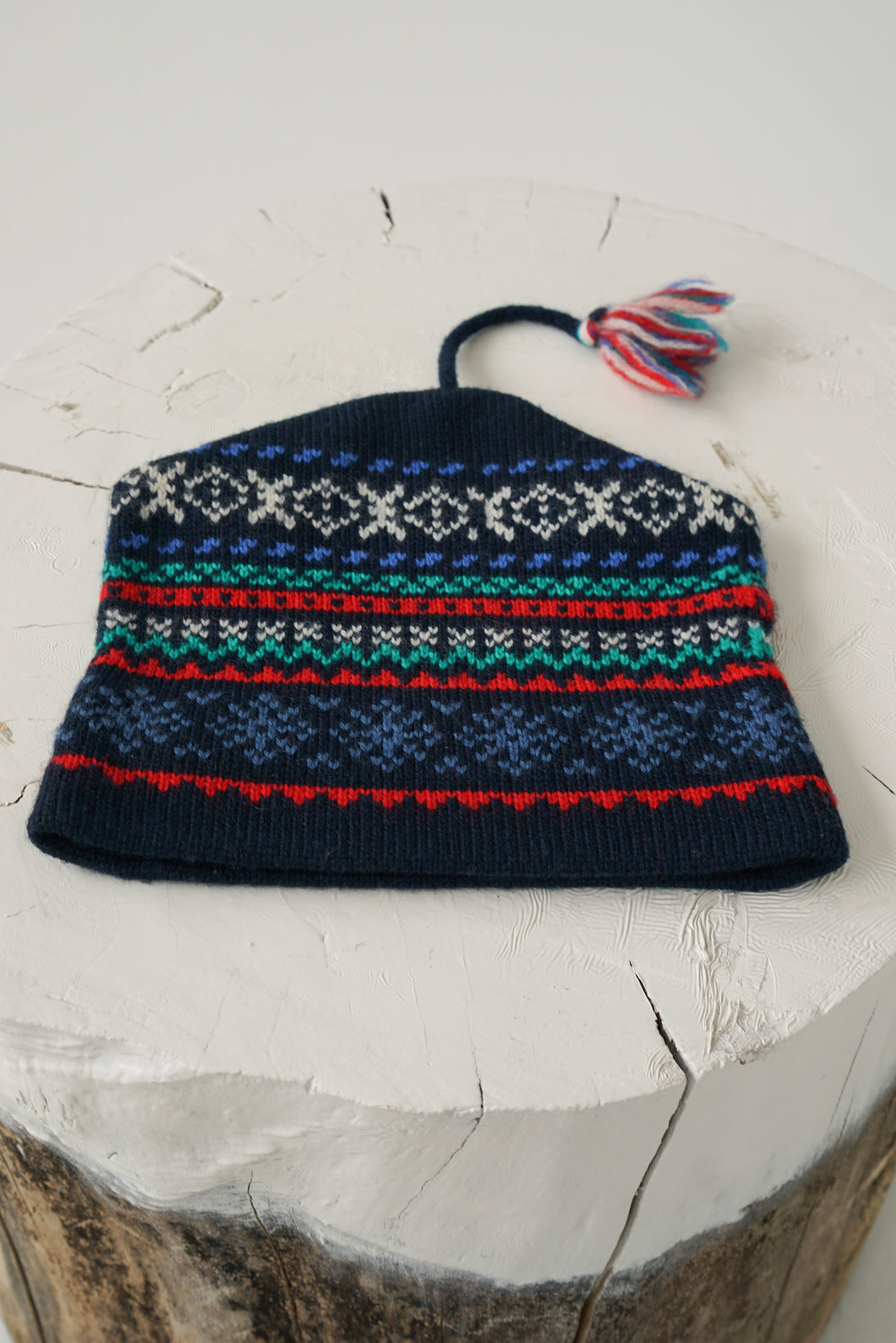 Tuque vintage en laine bleu foncé avec motifs taille S-M