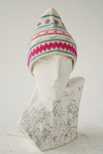 Load image into Gallery viewer, Vintage wool Murray Merkley beige beanie with patterns size S

