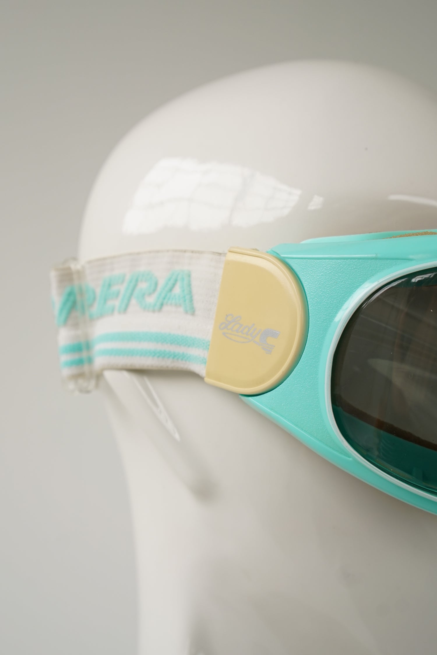 Lunette de ski vintage Carrera FairLady Everclear turquoise et blanche pour petit visage
