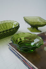 Load image into Gallery viewer, Petit bol vintage en verre dépression vert très cute
