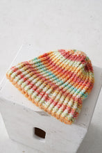 Load image into Gallery viewer, Tuque en tricot multi couleur

