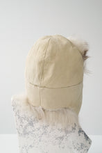 Charger l&#39;image dans la galerie, Chapeau de trapeur en fourrure et suède blanc taille S
