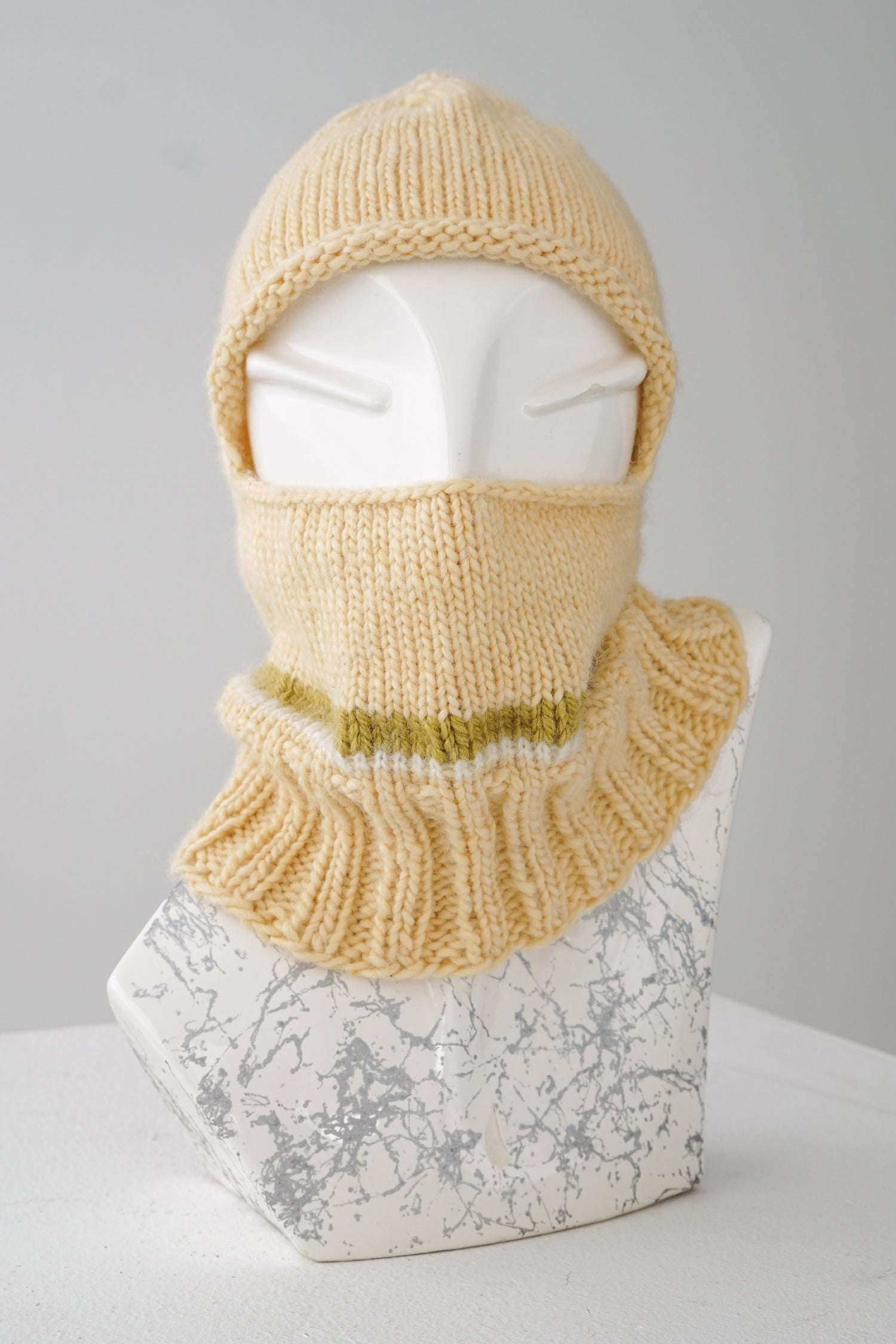 Balaclava versatile couleur crème neuf O/S