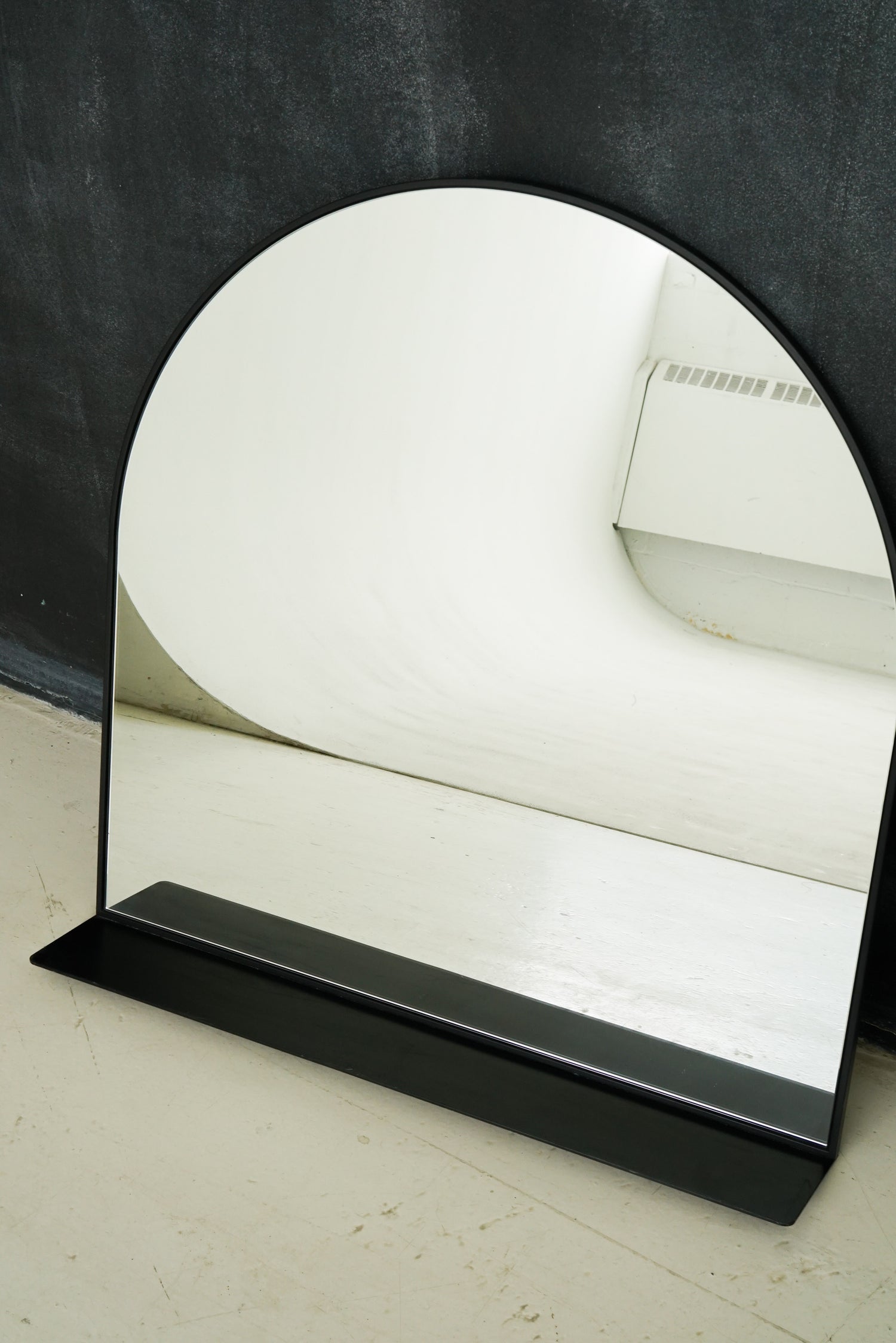 Miroir récent avec tablette en métal