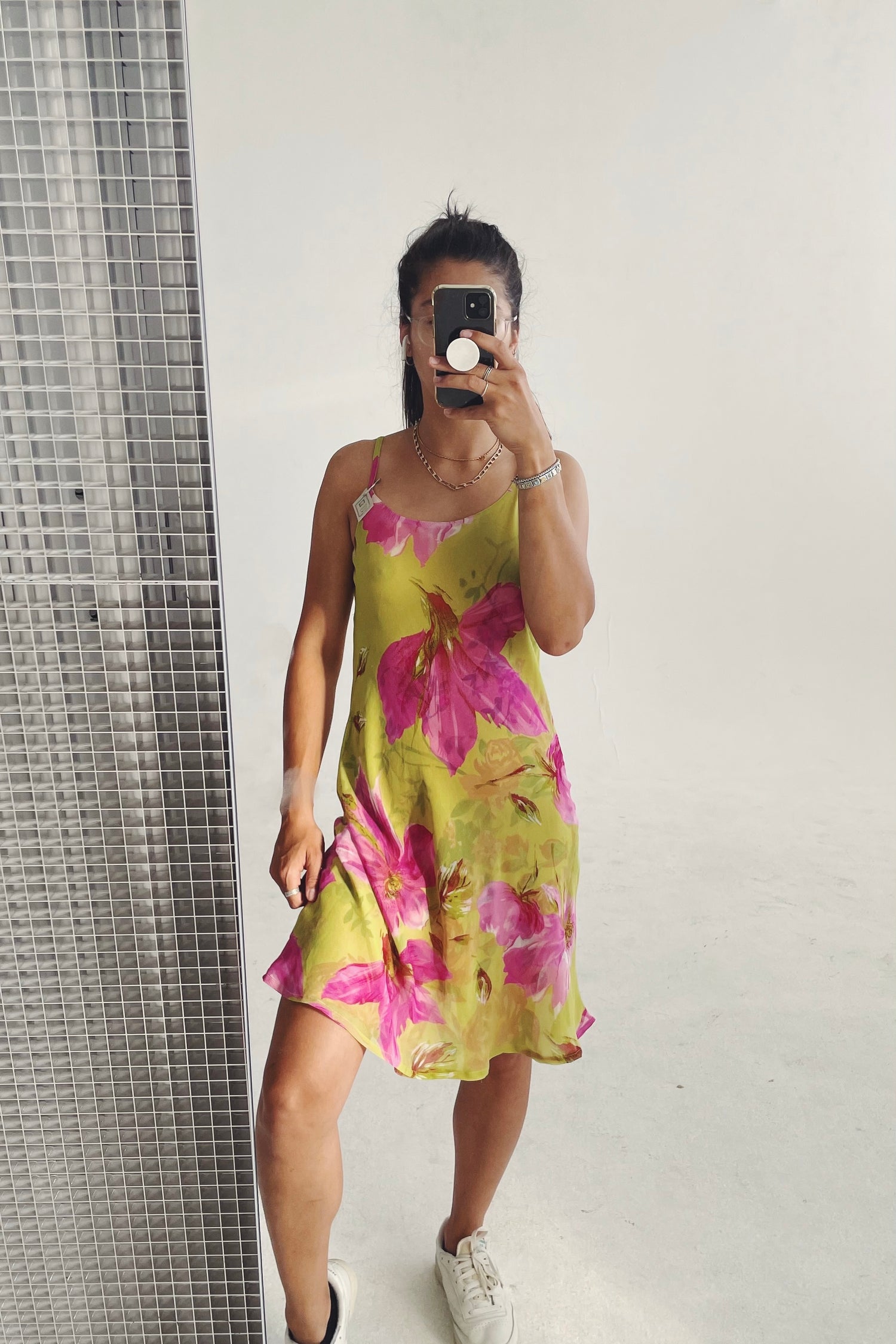 Robe romantique réversible verte avec fleur rose et rouge taille S
