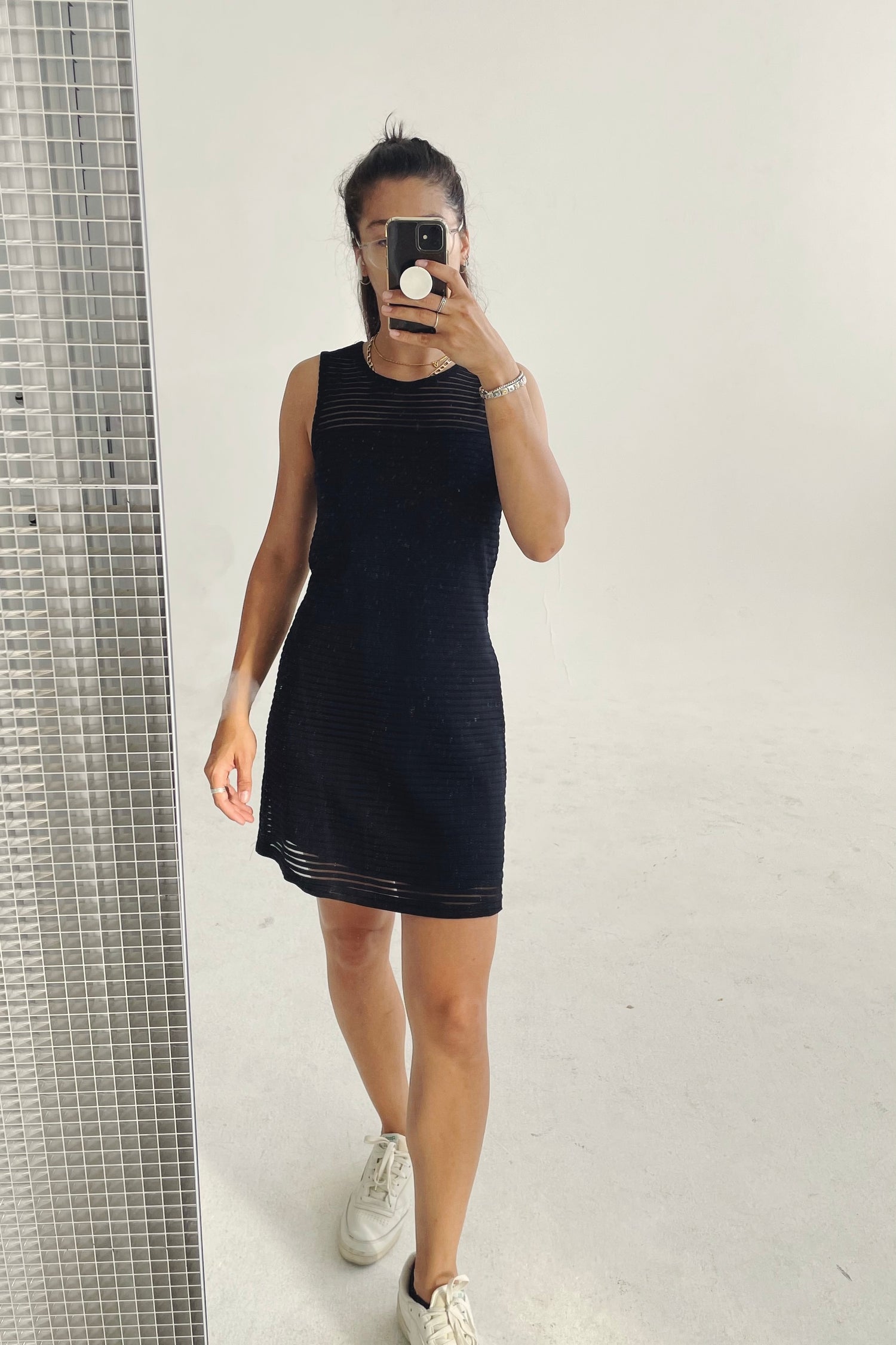 Robe courte 90s Studio noir lignée taille S-M